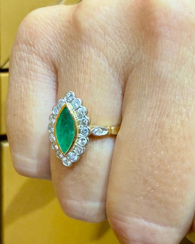 Bague 52.5 Bague marquise vintage en or jaune et platine, émeraude et diamants 58 Facettes