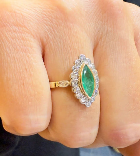 Bague 52.5 Bague marquise vintage en or jaune et platine, émeraude et diamants 58 Facettes