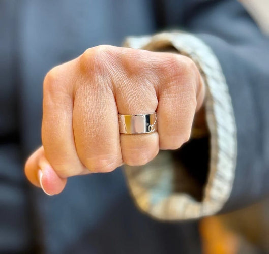 Bague 52 Gucci - Alliance en or blanc 18 carats 58 Facettes