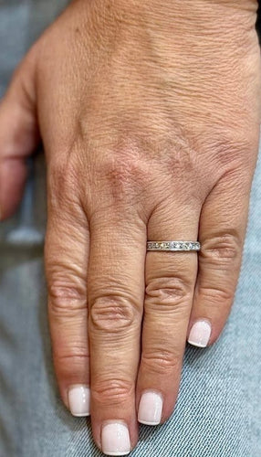 Bague 53 Demi-alliance - Bague en or blanc 18 carats et diamants 58 Facettes