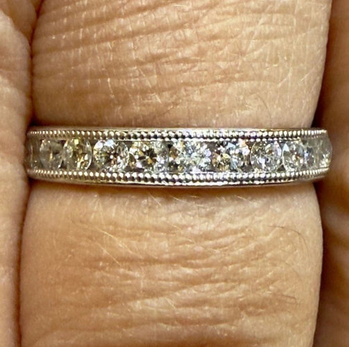 Bague 53 Demi-alliance - Bague en or blanc 18 carats et diamants 58 Facettes