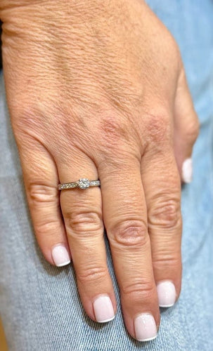 Bague 54 Solitaire - Bague en or blanc 18 carats et diamants 58 Facettes