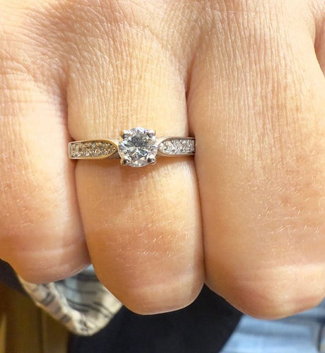 Bague 54 Solitaire - Bague en or blanc 18 carats et diamants 58 Facettes