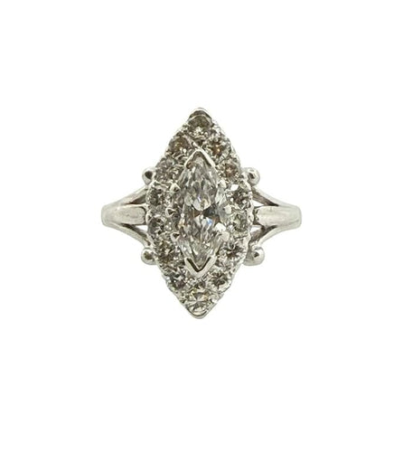 Bague 49 Bague marquise ancienne en or blanc 18 carats et diamants 58 Facettes