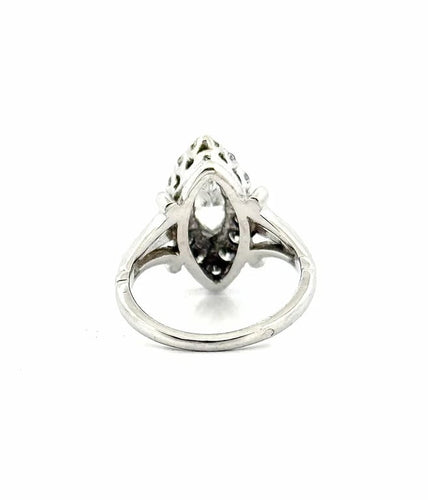 Bague 49 Bague marquise ancienne en or blanc 18 carats et diamants 58 Facettes