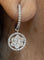 Boucles d'oreilles Boucles d’oreilles fleurs pendantes en or blanc 18 carats et diamants 58 Facettes