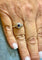 Bague 57 Bague marguerite ancienne en or jaune 18 carats, diamants et saphir 58 Facettes