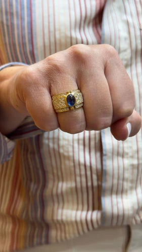 Bague 55 Bague en or jaune 18 carats avec saphir cabochon et diamants 58 Facettes