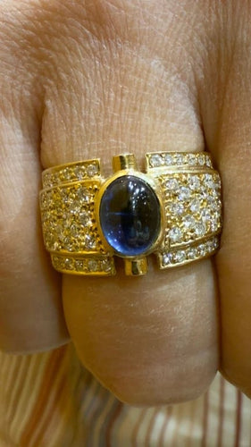Bague 55 Bague en or jaune 18 carats avec saphir cabochon et diamants 58 Facettes