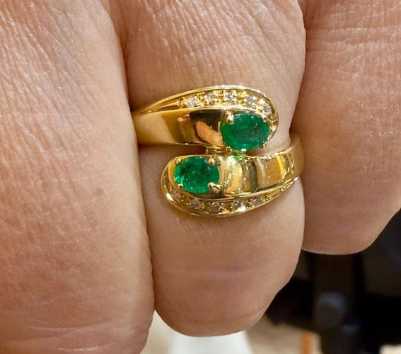 Bague 54 Bague Toi et Moi vintage en or jaune 18 carats, diamants et émeraudes 58 Facettes