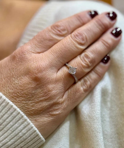 Bague 54 Solitaire ondulé - Bague en or blanc 18 carats et diamants 58 Facettes
