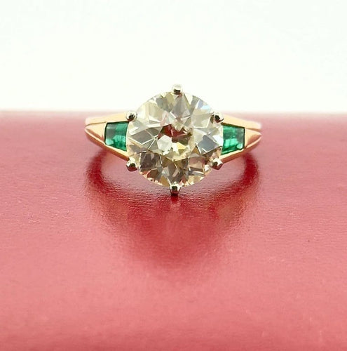 Bague 52 Solitaire - Bague en or jaune et platine avec diamant 3,85 ct et émeraudes 58 Facettes
