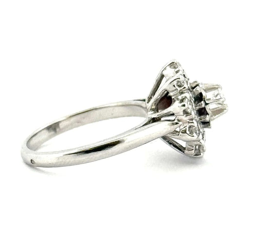 Bague 52 Bague marguerite en or blanc 18 carats et diamants 58 Facettes