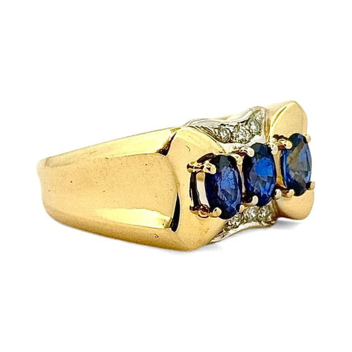 Bague 60 Bague chevalière trilogie saphirs et diamants en or jaune 18 carats 58 Facettes