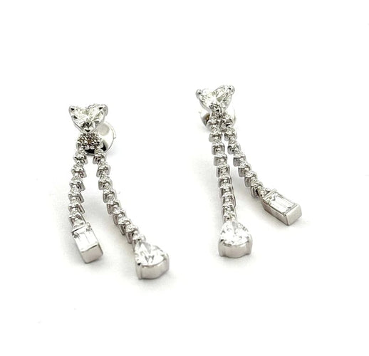 Boucles d'oreilles Boucles d'oreilles pendantes en or blanc 18 carats et diamants naturels 58 Facettes