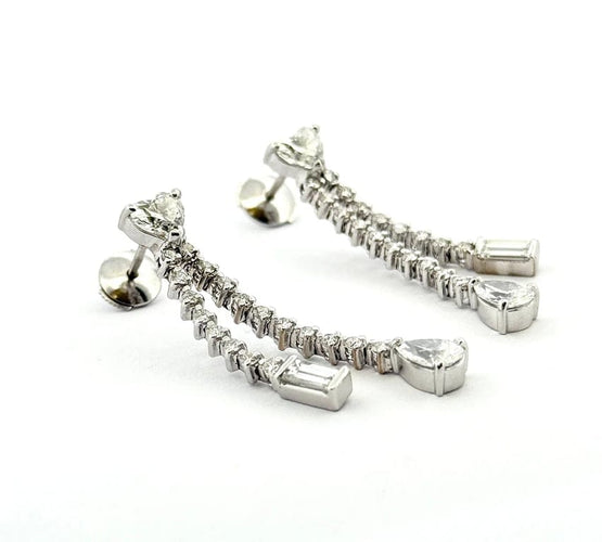 Boucles d'oreilles Boucles d'oreilles pendantes en or blanc 18 carats et diamants naturels 58 Facettes