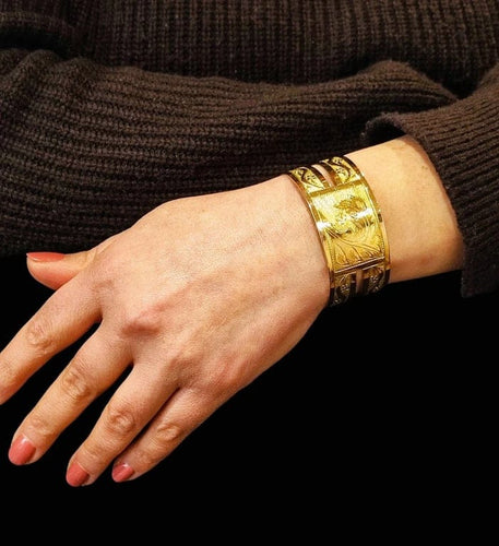 Bracelet Bracelet manchette rigide en or jaune 18 carats 58 Facettes RA-73/1