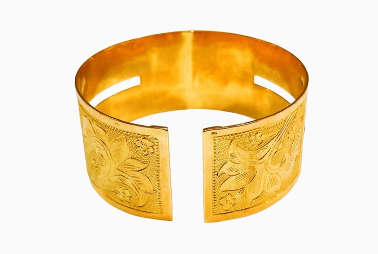 Bracelet Bracelet manchette rigide en or jaune 18 carats 58 Facettes RA-73/1