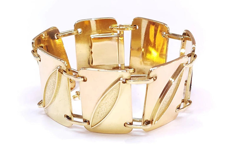 Bracelet Bracelet années 1970 en or jaune 18K 58 Facettes RA/115
