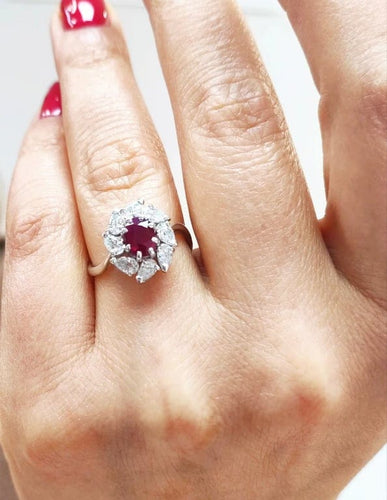 Bague 54 Bague marguerite en or blanc 18K rubis et diamants 58 Facettes Bag.Ent.Rub.F-23