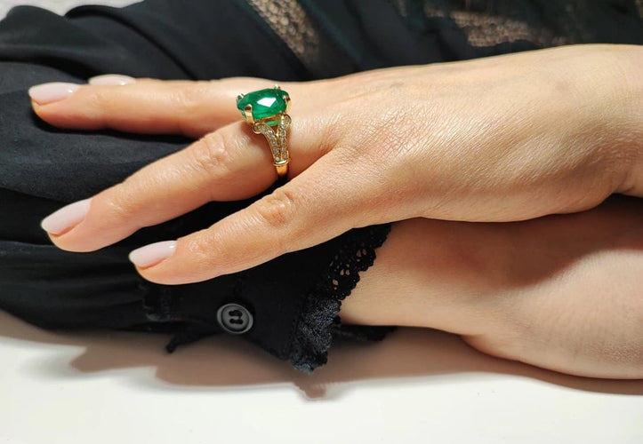 Bague 54 Bague en or jaune 18K avec émeraude et diamants 58 Facettes BAG.EMER.XL