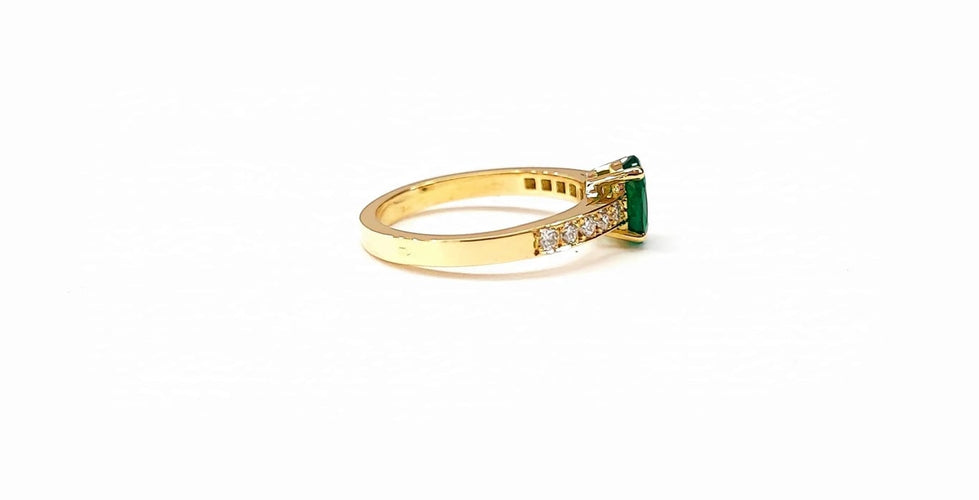 Bague 53.5 Bague en or jaune 18K avec émeraude et diamants 58 Facettes Bag.lgn em.FA.47