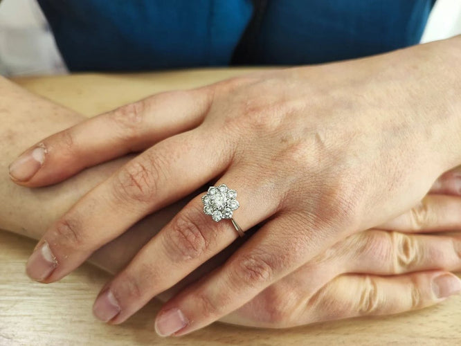 Bague 58 Bague marguerite en or blanc 18K et diamants 58 Facettes Bag.marg-1680