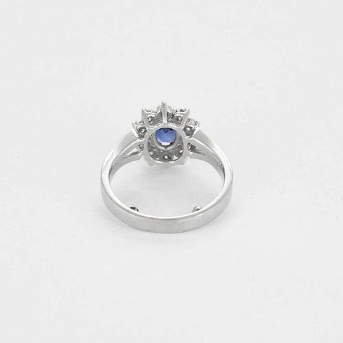 Bague 47 Bague marguerite en or gris 18k, saphir ovale et diamants 58 Facettes DADB-05