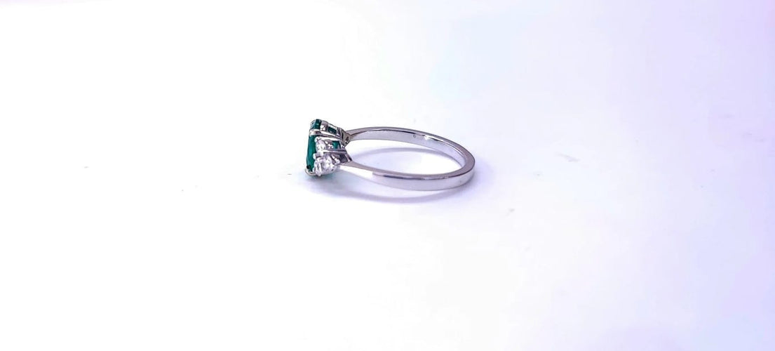 Bague 55 Bague en or blanc 18K avec émeraude et diamants 58 Facettes Bag.Emr.FA.32