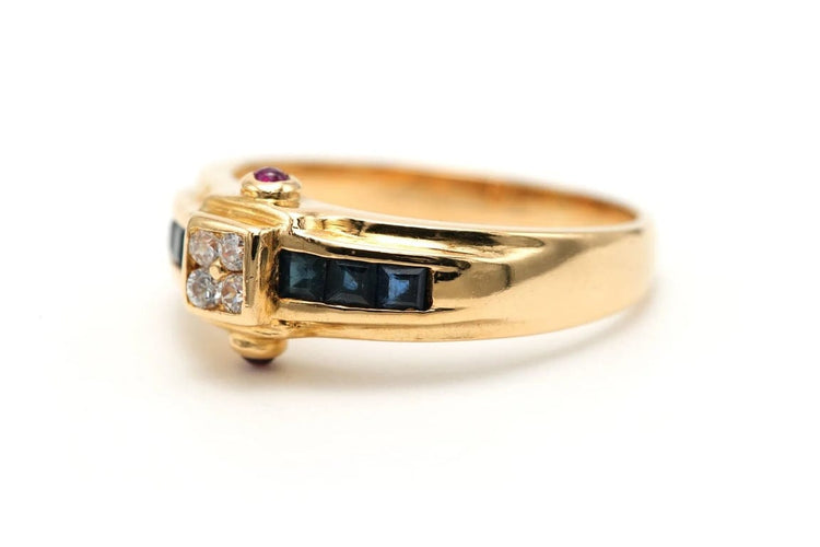 Bague 52 Bague contemporaine en or jaune 18 carats sertie de diamants, rubis et saphirs 58 Facettes 23176