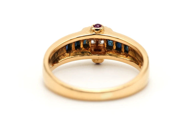 Bague 52 Bague contemporaine en or jaune 18 carats sertie de diamants, rubis et saphirs 58 Facettes 23176