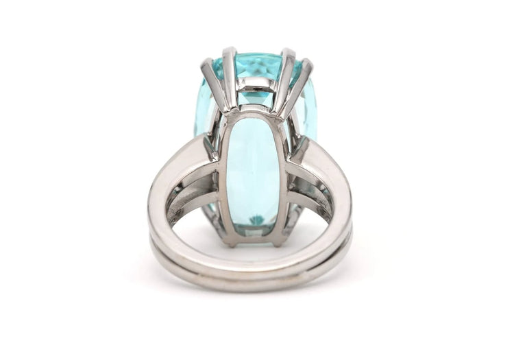 Bague 55 Bague contemporaine en or blanc 18 carats sertie d’une aigue-marine 58 Facettes 23246