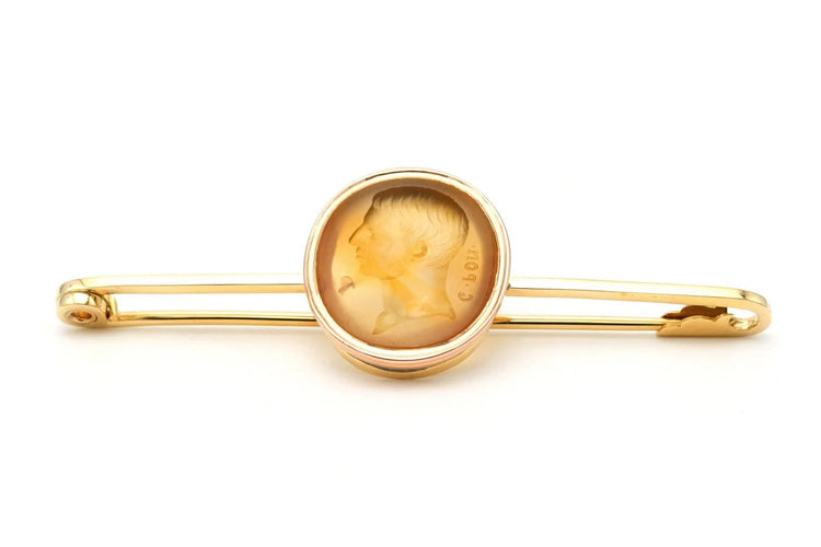 Broche Broche Napoléon III - Intaille sur agate en or jaune 18 carats 58 Facettes 23328