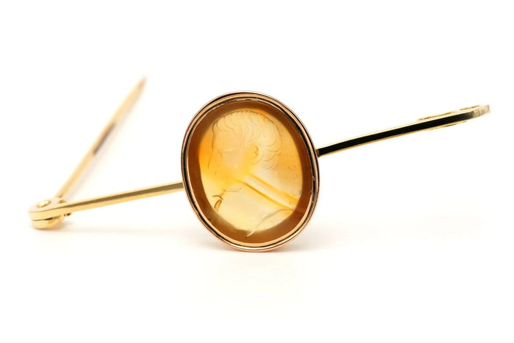 Broche Broche Napoléon III - Intaille sur agate en or jaune 18 carats 58 Facettes 23328