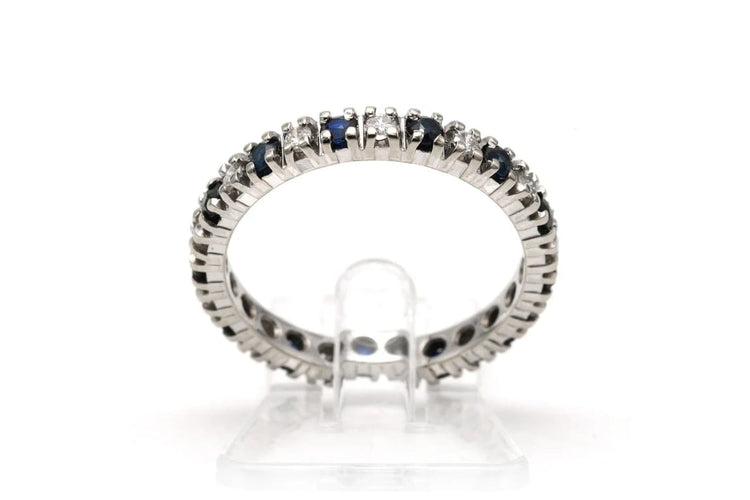 Bague 51 Bague contemporaine en or blanc 18 carats, saphirs et diamants 58 Facettes 23407