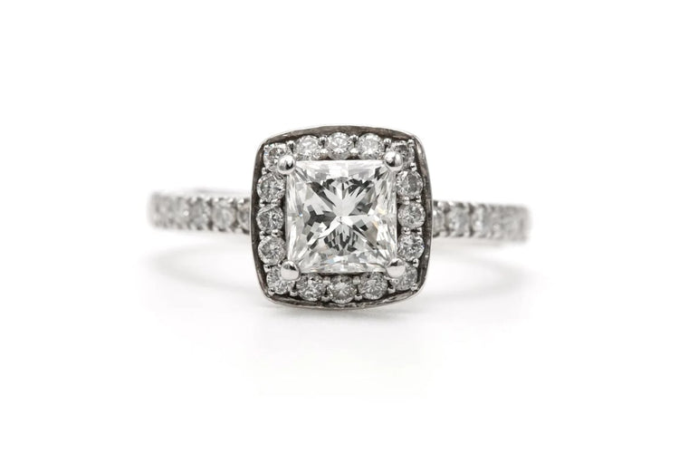 Bague 52 Bague contemporaine en or blanc 18 carats et diamants 58 Facettes 23394