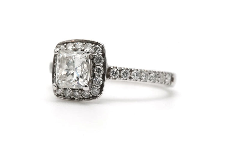 Bague 52 Bague contemporaine en or blanc 18 carats et diamants 58 Facettes 23394
