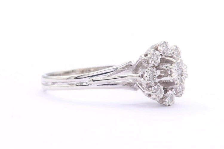 Bague 54 Bague années 70 en or blanc 18 carats et diamants taille brillant 58 Facettes B403