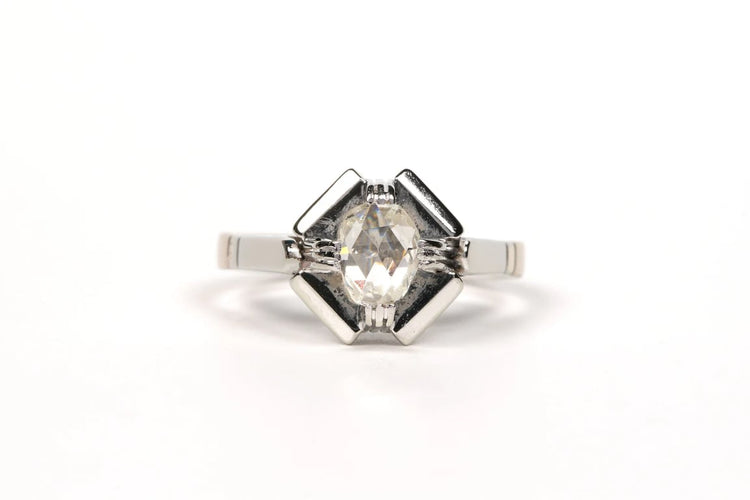 Bague 53 Bague Art déco en or blanc 18 carats sertie d’un diamant taille rose 58 Facettes B446