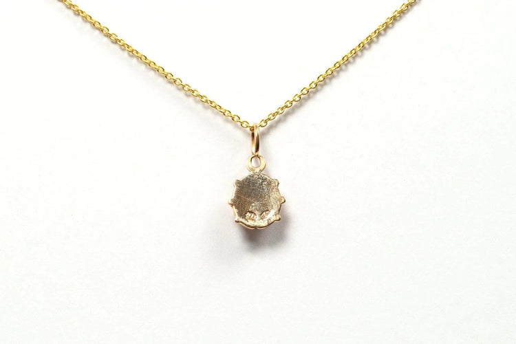Pendentif Pendentif années 70 en or jaune 18 carats et émail 58 Facettes 21640