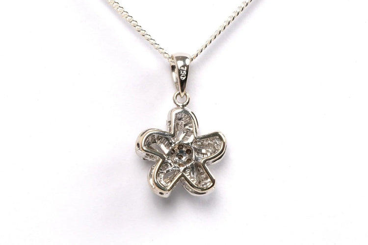 Pendentif Pendentif contemporain en or blanc et diamants 58 Facettes 21736