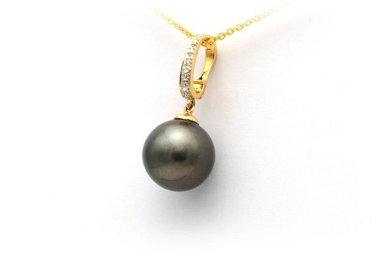 Pendentif Pendentif contemporain en or jaune 14 carats avec perle de Tahiti et diamants 58 Facettes 23047