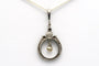 Pendentif Pendentif Art déco en or blanc 18 carats, onyx, diamants et perle 58 Facettes B525