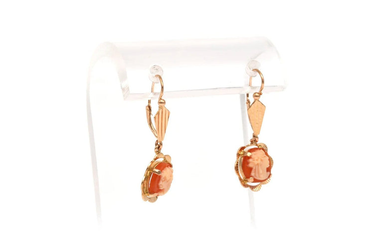 Boucles d'oreilles Boucles d’oreilles dormeuses années 50 en or jaune et camées 58 Facettes 22143