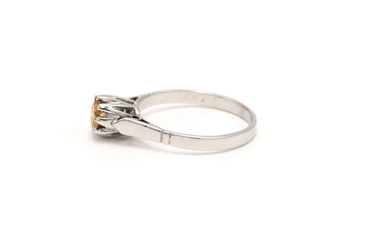 Bague 53 Bague années 50 en or blanc 18 carats avec diamant jaune 58 Facettes 20197