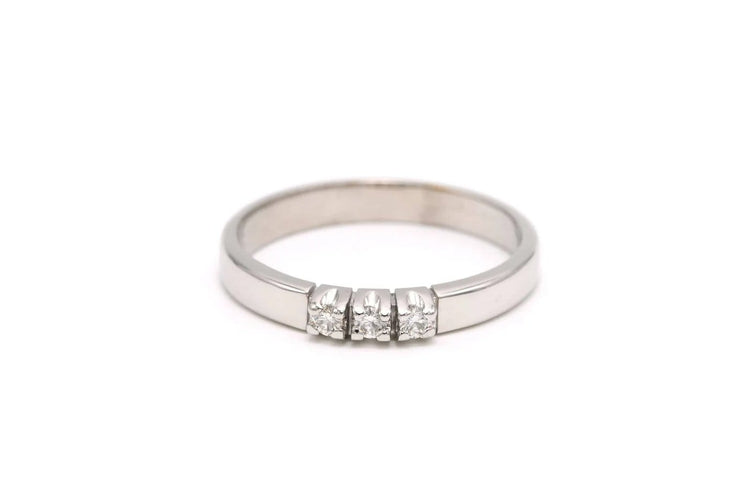 Bague 54 Bague contemporaine en or blanc et diamants 58 Facettes 23060
