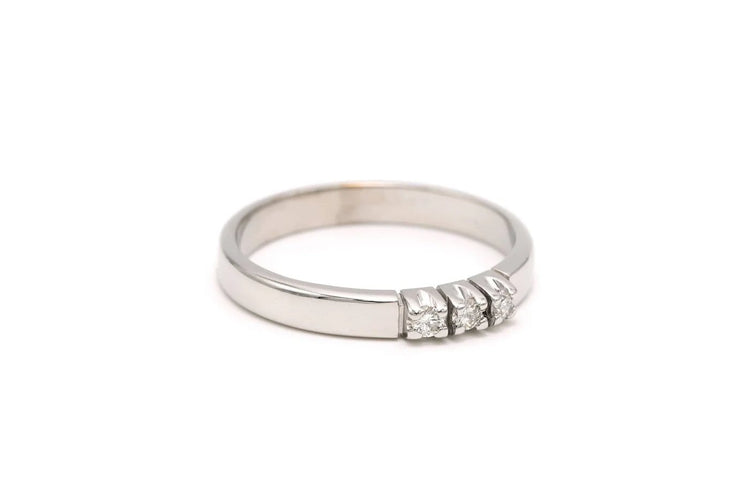 Bague 54 Bague contemporaine en or blanc et diamants 58 Facettes 23060
