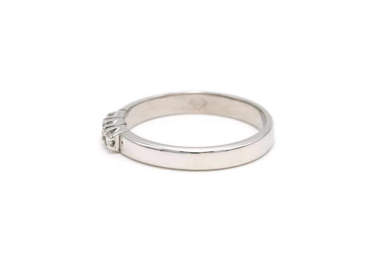 Bague 54 Bague contemporaine en or blanc et diamants 58 Facettes 23060