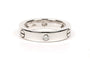 Bague 49 Bague contemporaine en or blanc 18 carats sertie de diamants taille brillant 58 Facettes B415