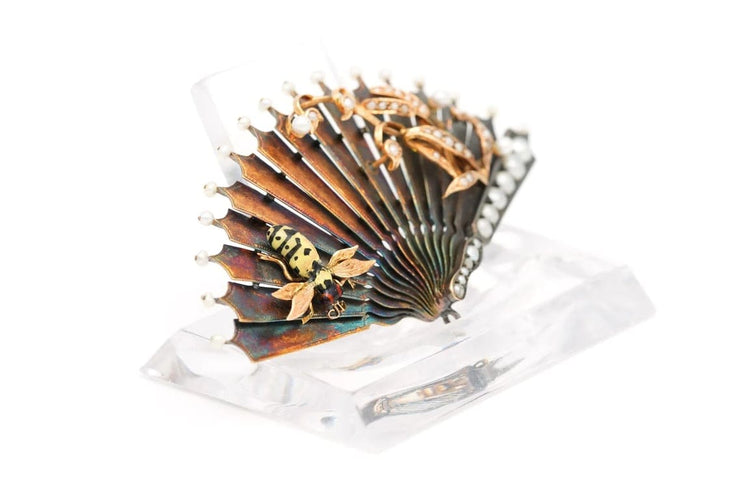 Broche Broche Art nouveau en or jaune 18 carats sertie de perles 58 Facettes 22177